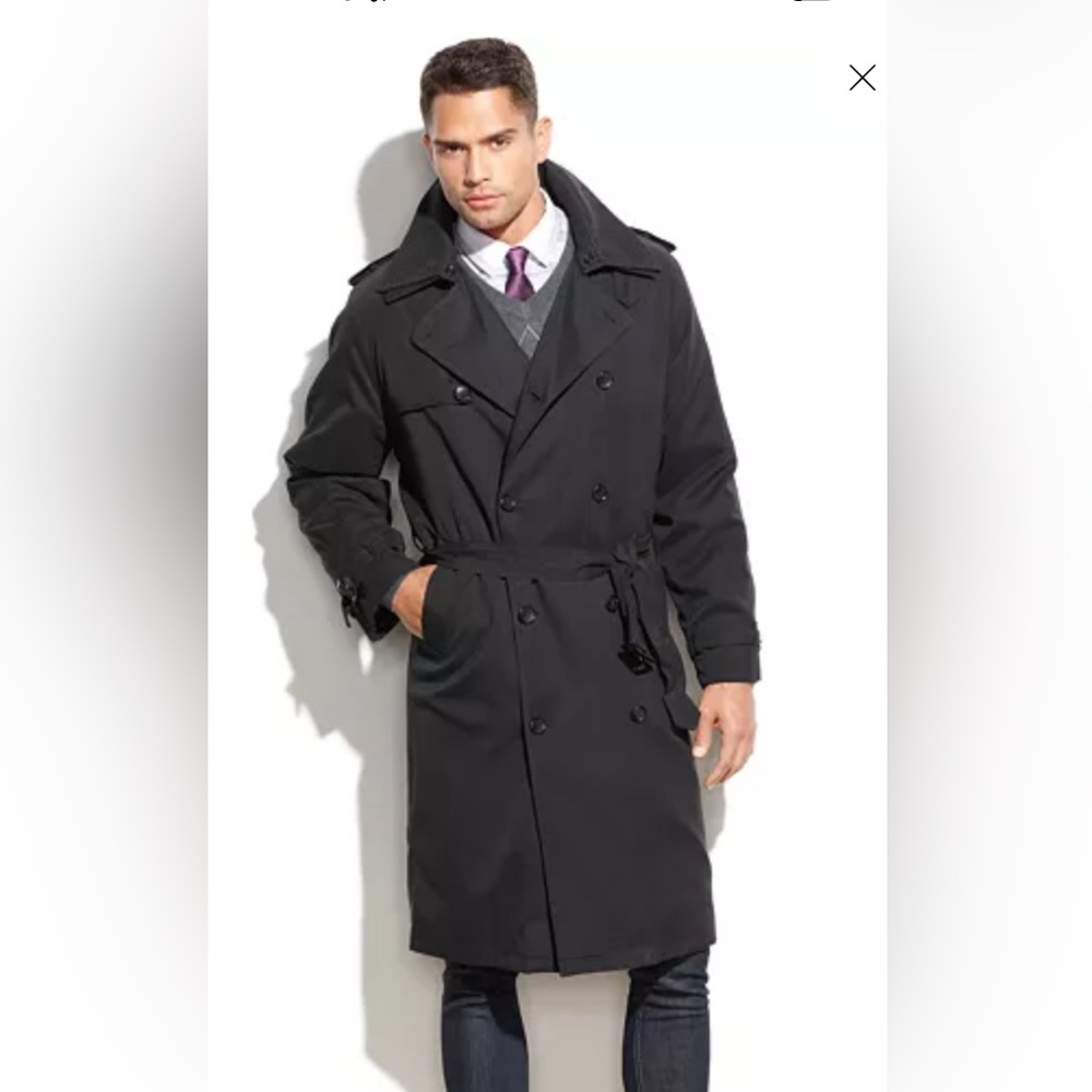 New London Fog Men’s Iconic Trench Coat. Double Breasted Button front size 44R.